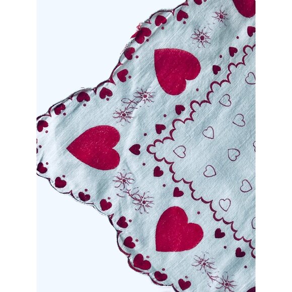 Vintage Red & White Heart Pattern Handkerchief With Scalloped Edges  13.5" x 13" - Picture 7 of 8